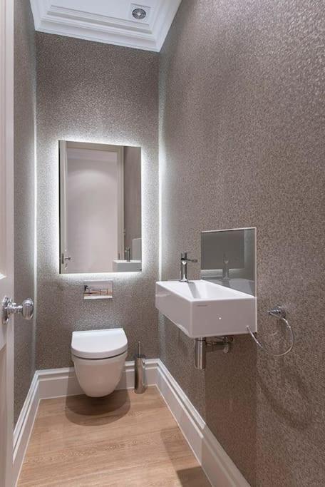 5 Double Bed Town House In South Kensington *