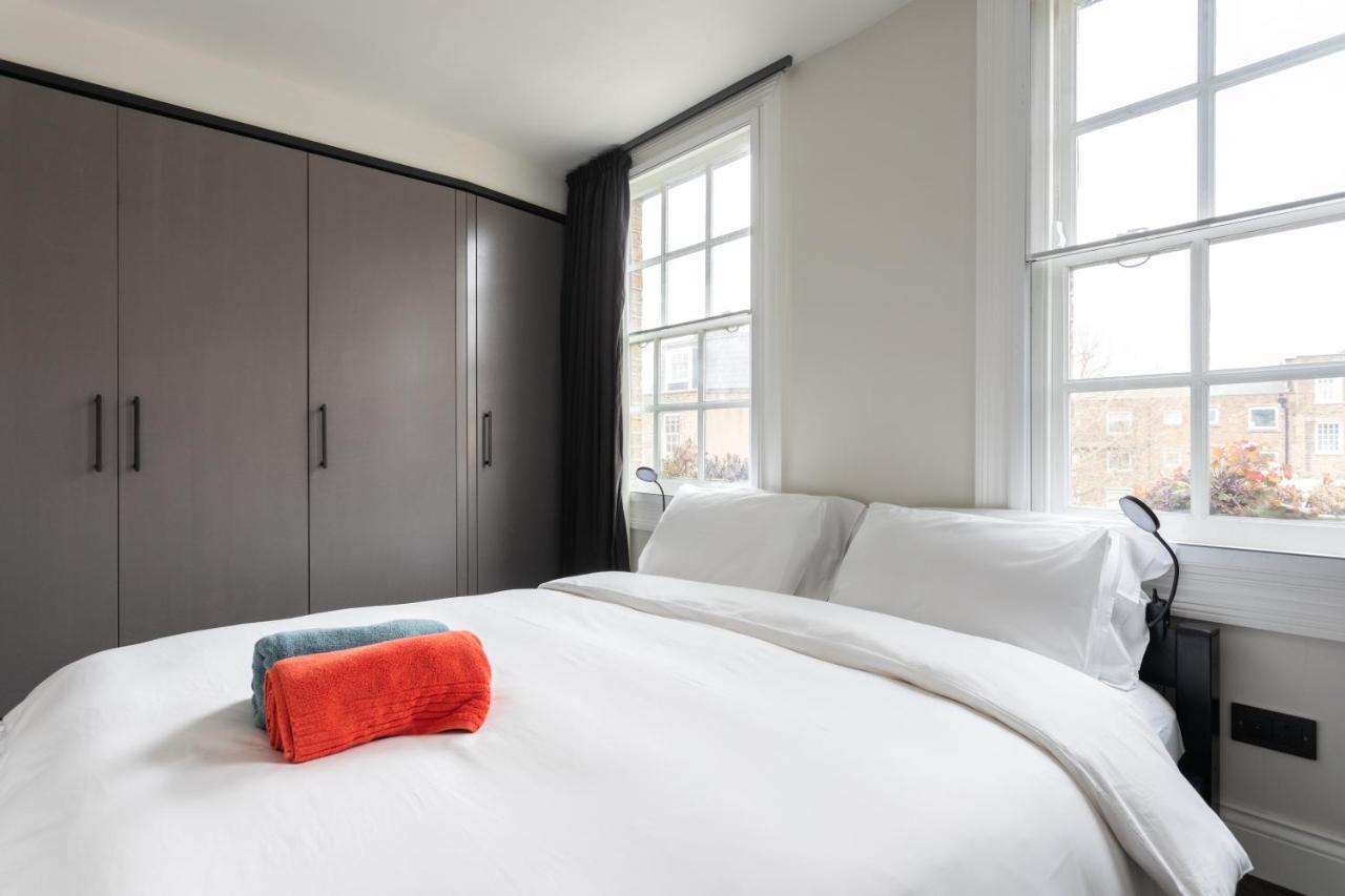 Stunning Townhouse With Large Roof Terrace * London