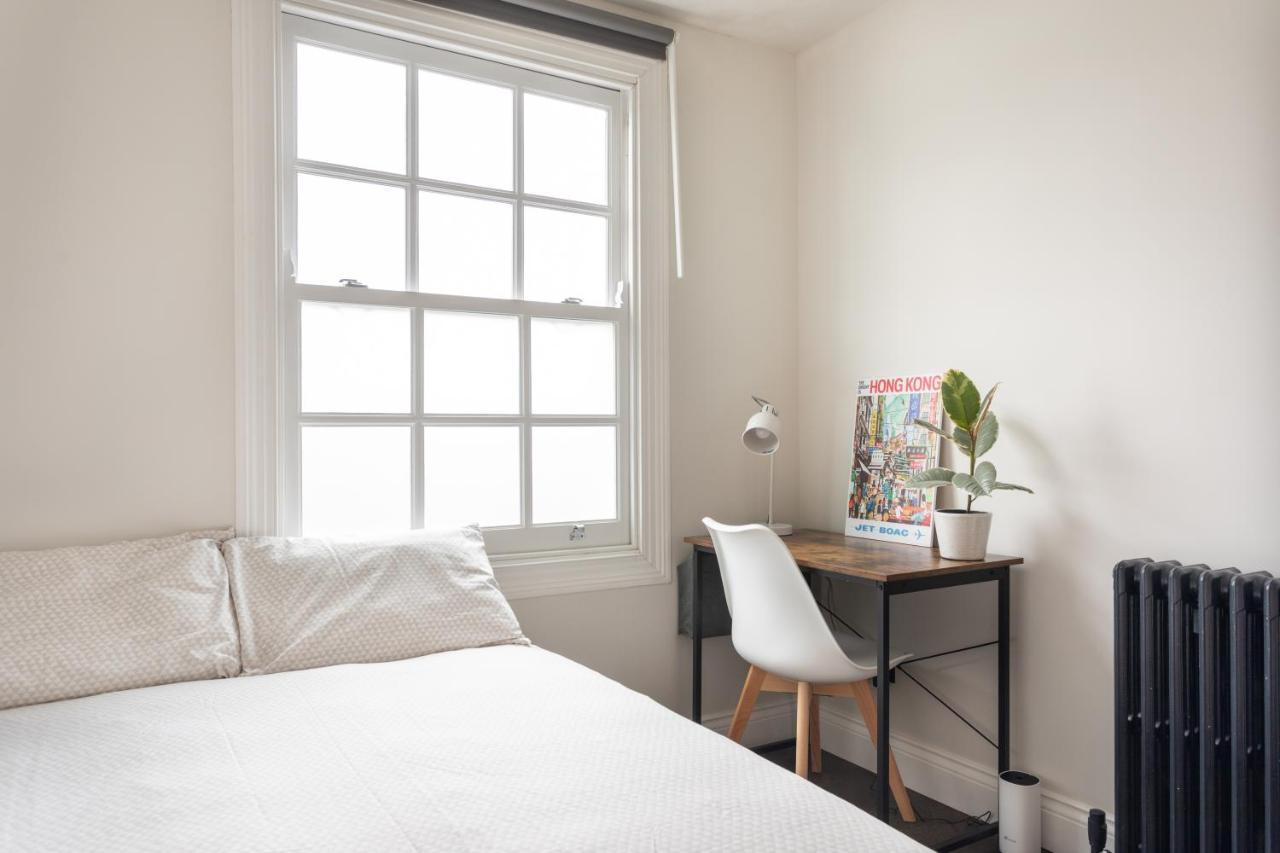 Stunning Townhouse With Large Roof Terrace Apartment