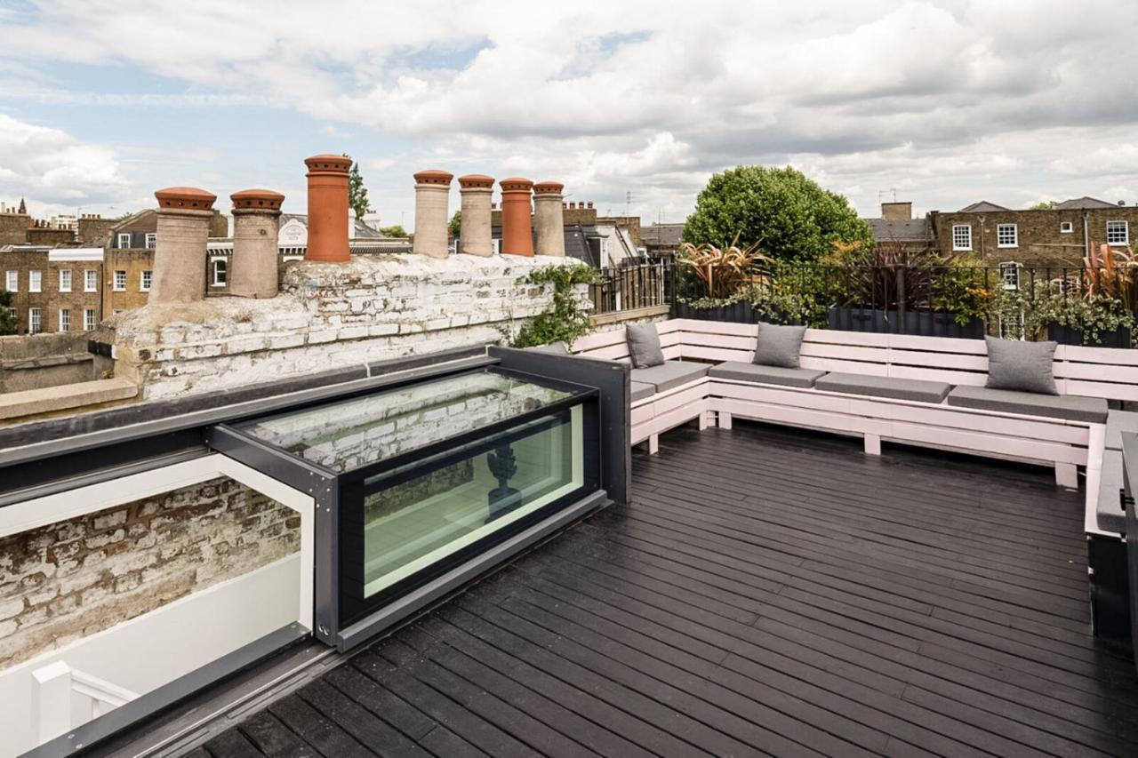 Stunning Townhouse With Large Roof Terrace Apartment London