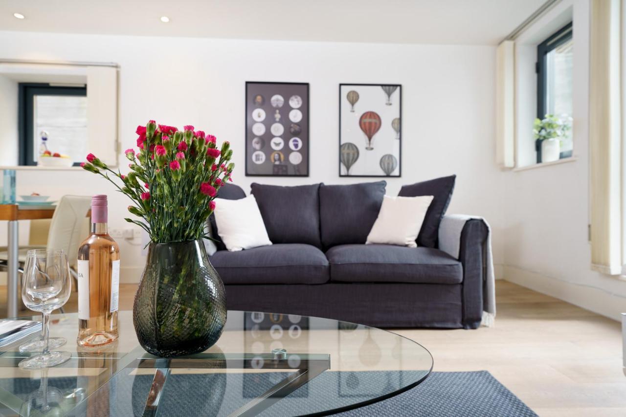 Trafalgar Sq 1 Bedr, 3 Beds Sleeps 6 *