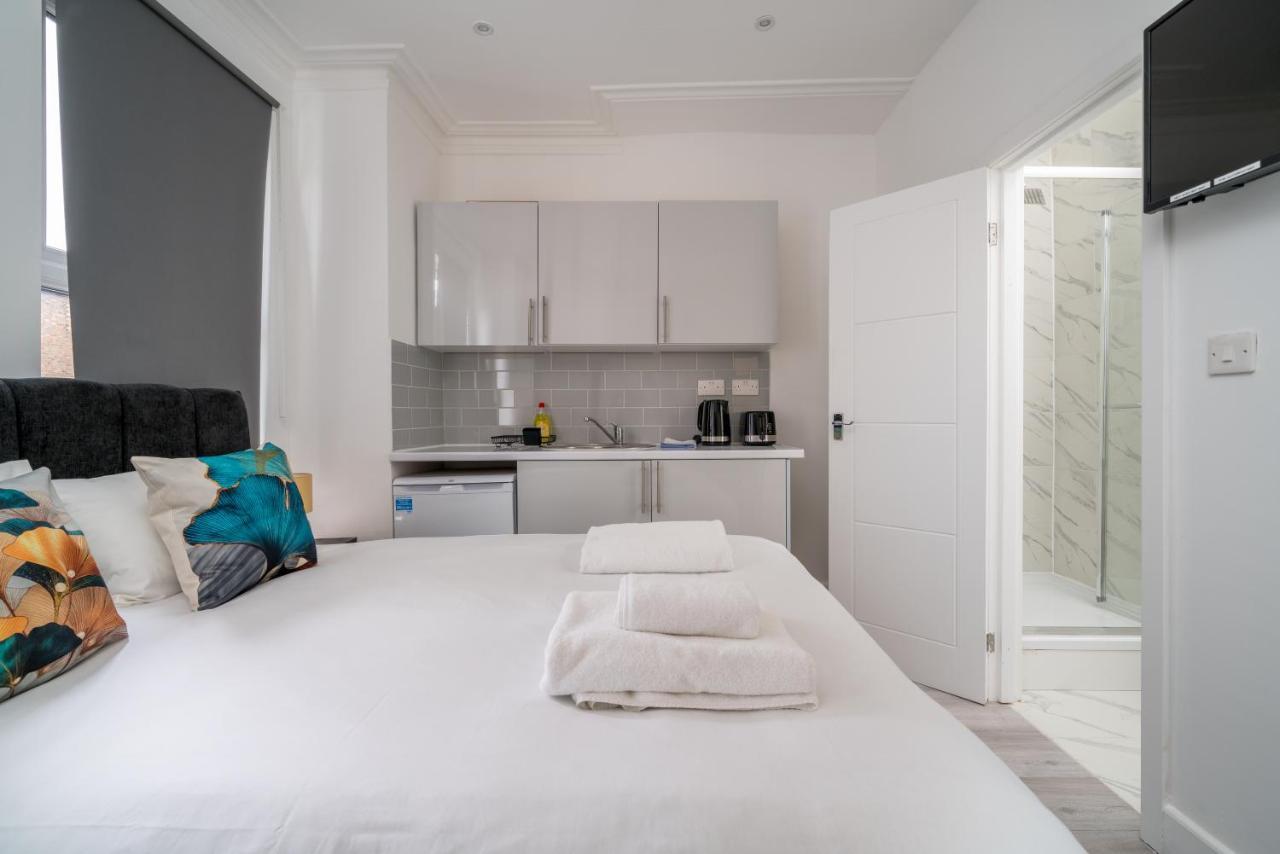 Selwyn Road Apartment London