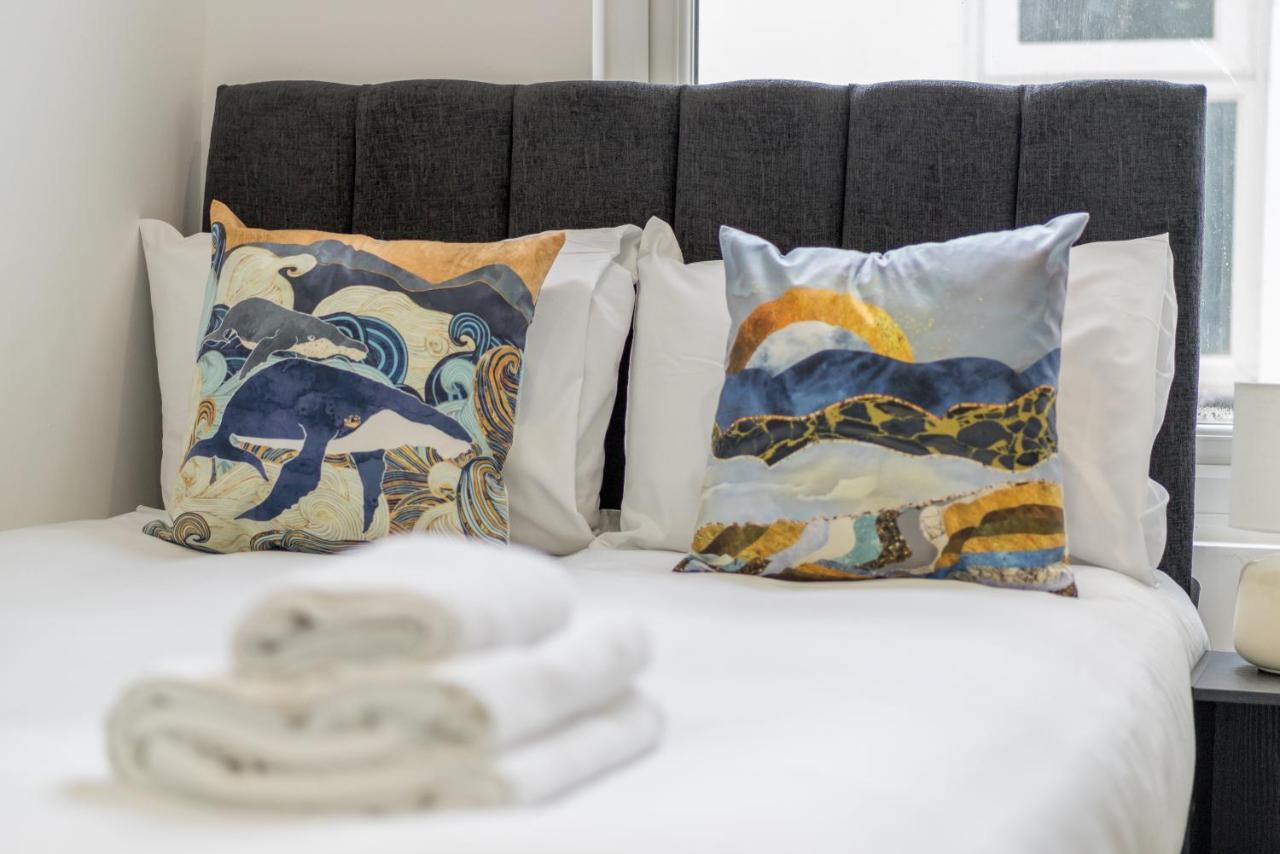 Selwyn Road Apartment London