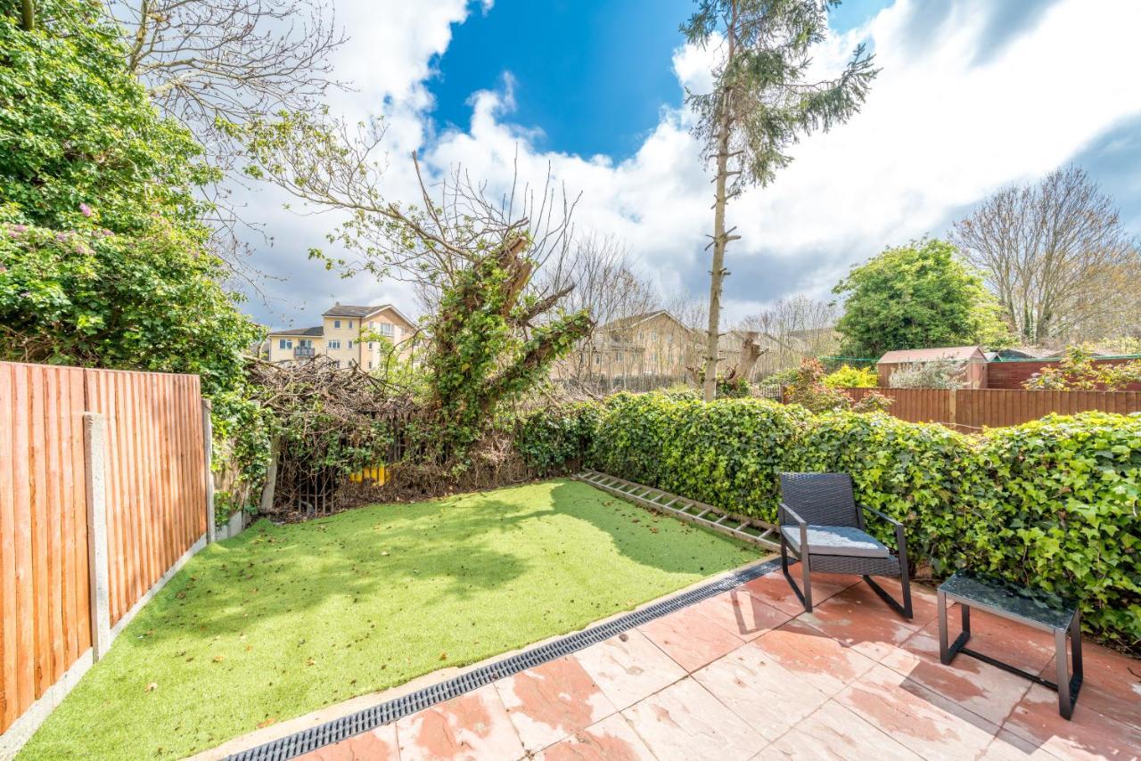 Apartment Selwyn Road London