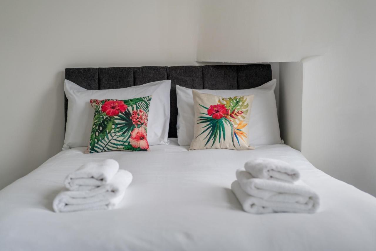 Selwyn Road Apartment