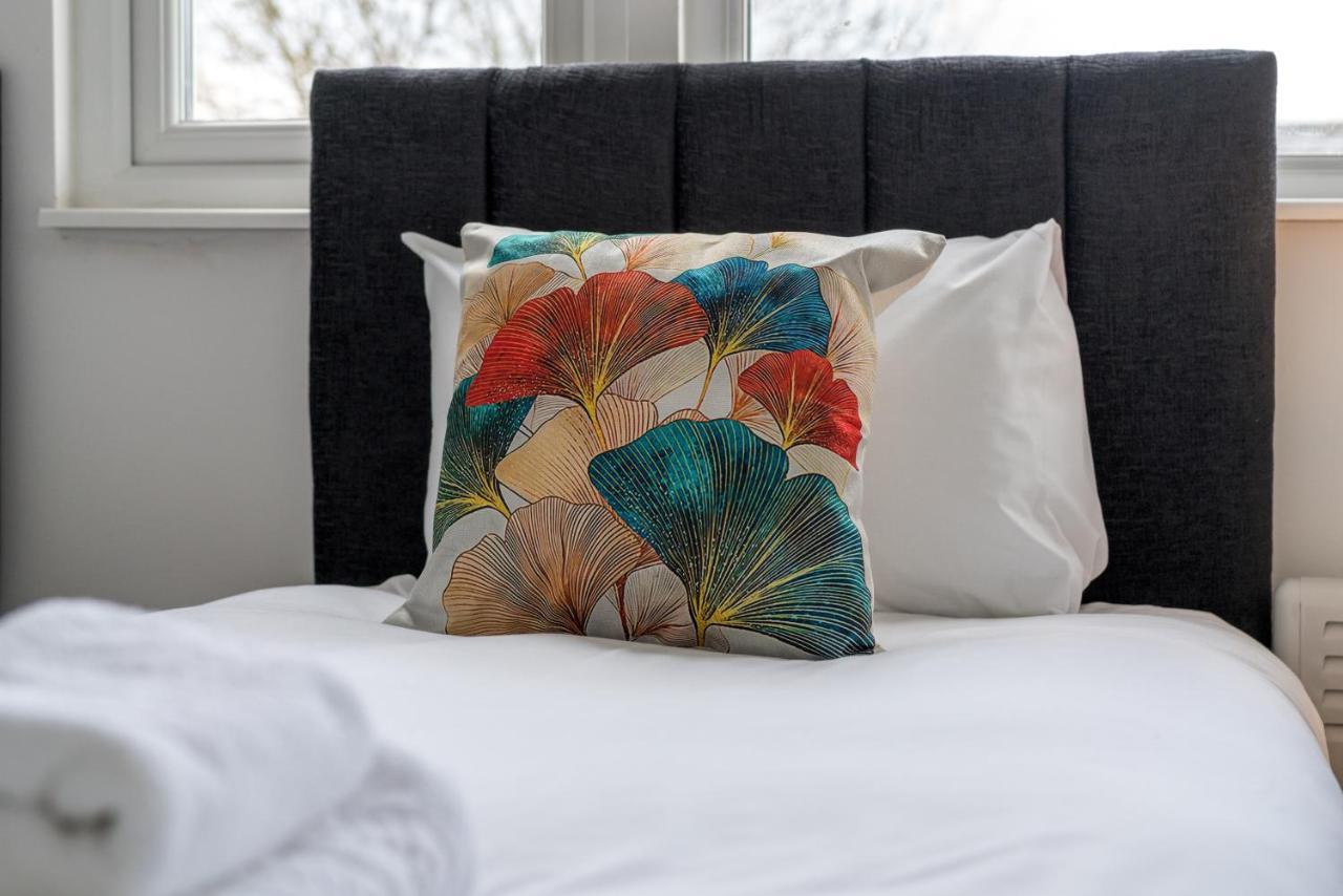 Selwyn Road Apartment London
