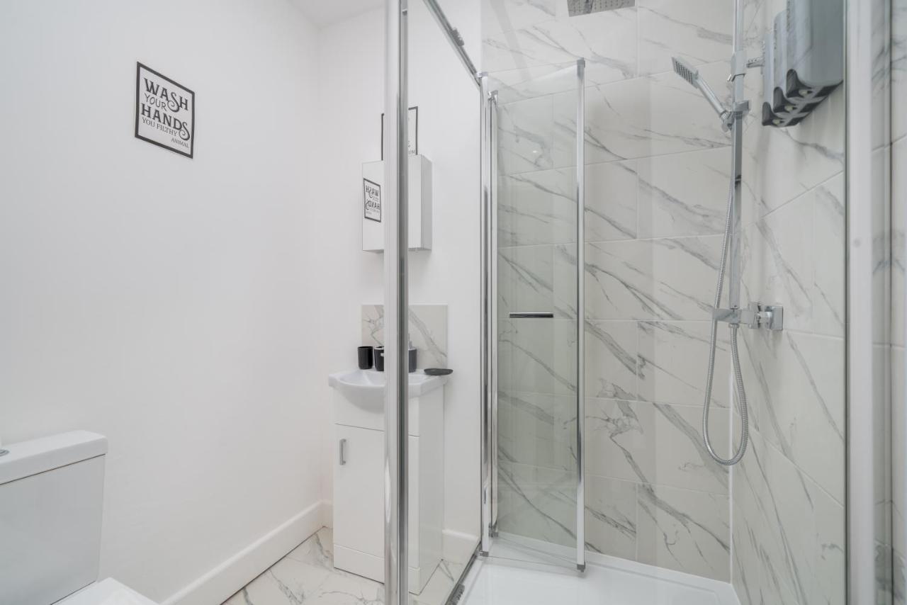 Selwyn Road Apartment London