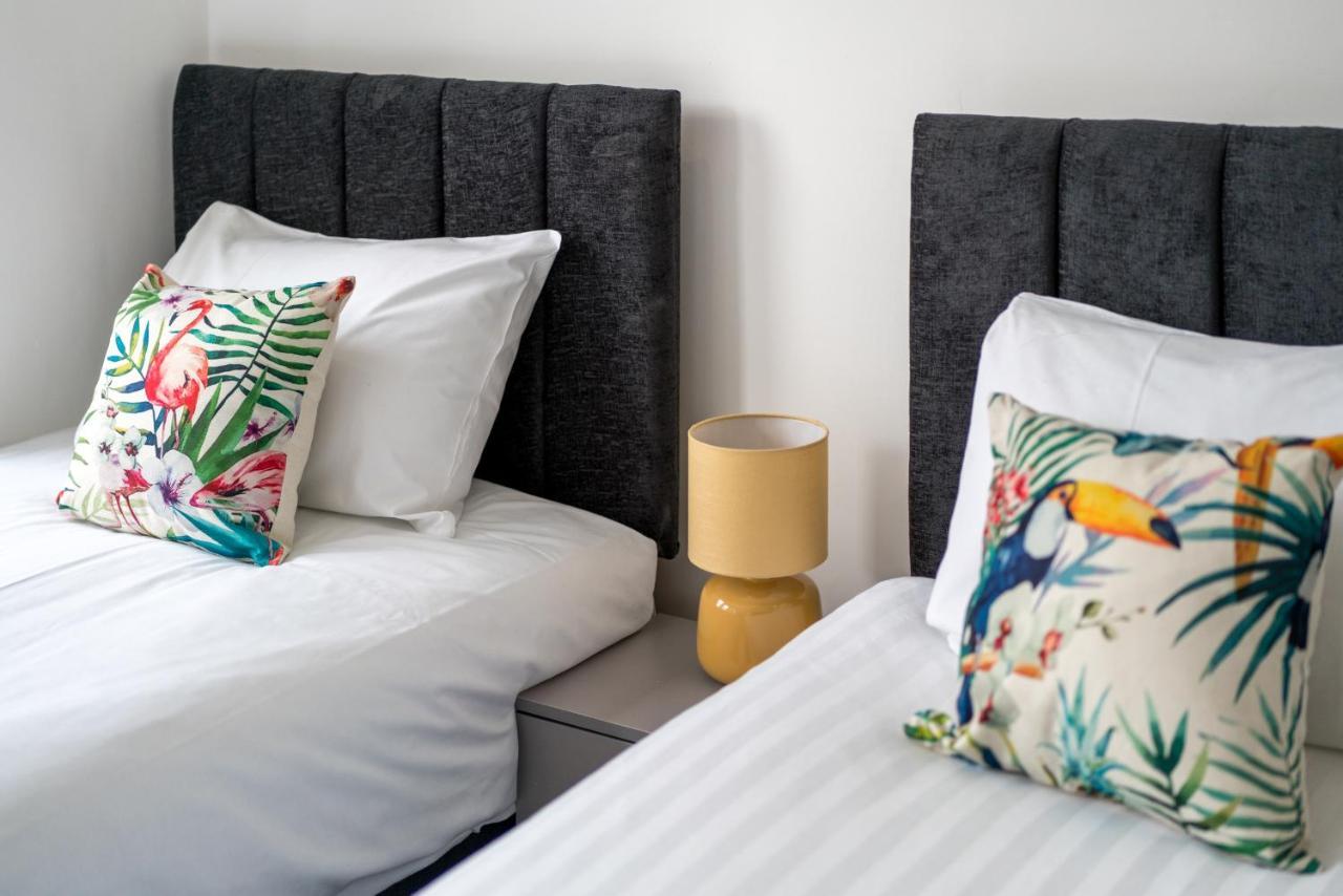 Apartment Selwyn Road *