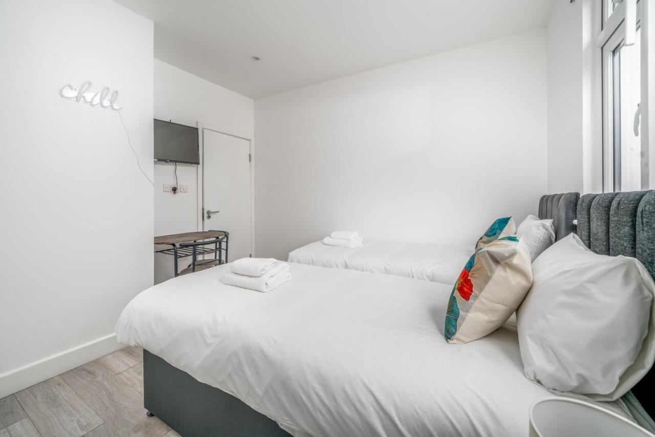 Apartment Selwyn Road London