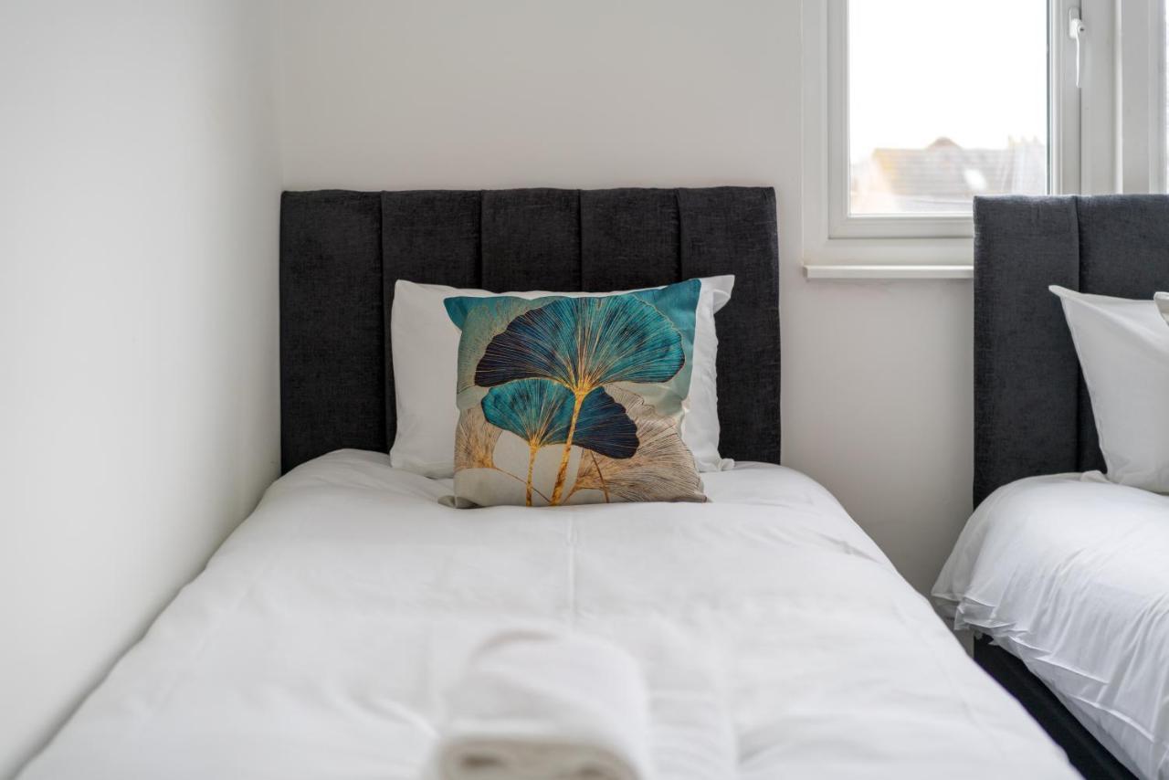 Apartment Selwyn Road *