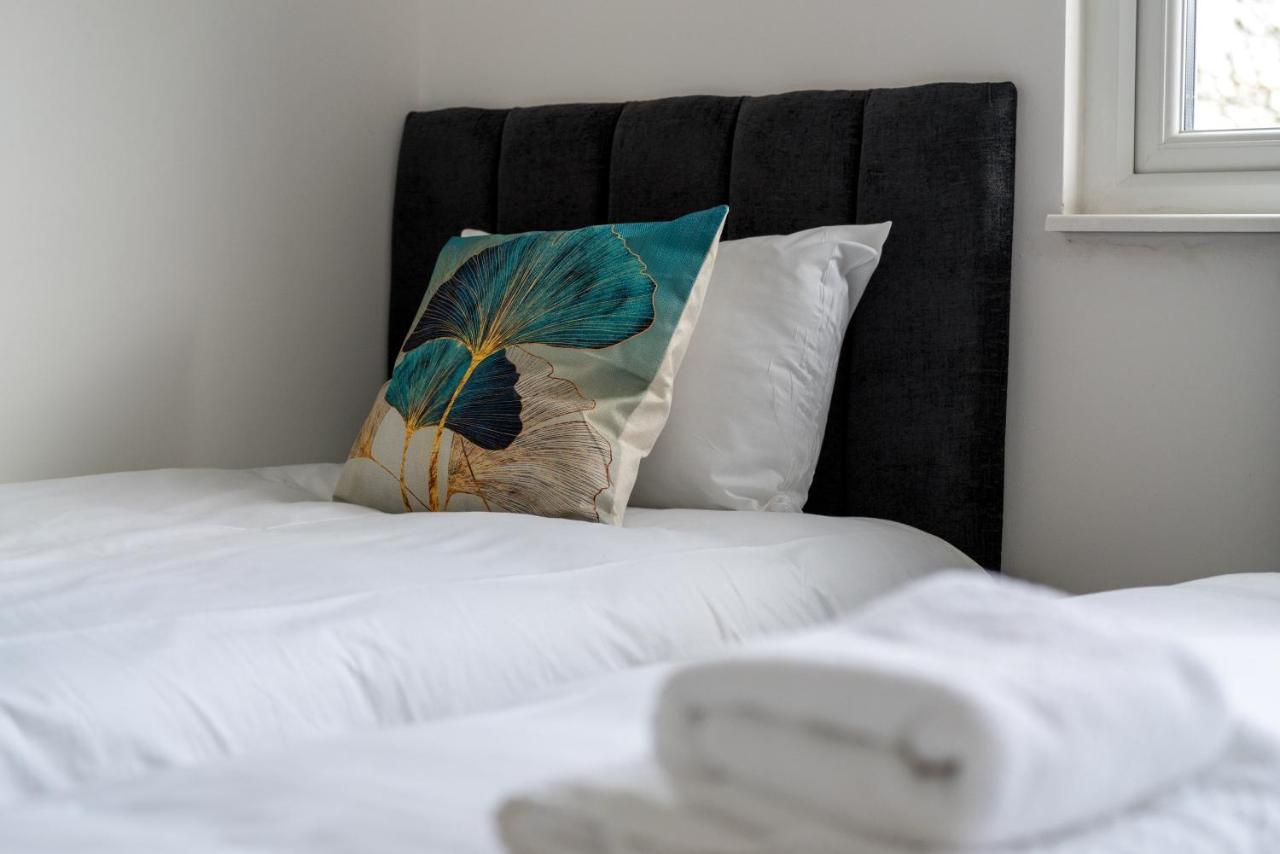 Apartment Selwyn Road London