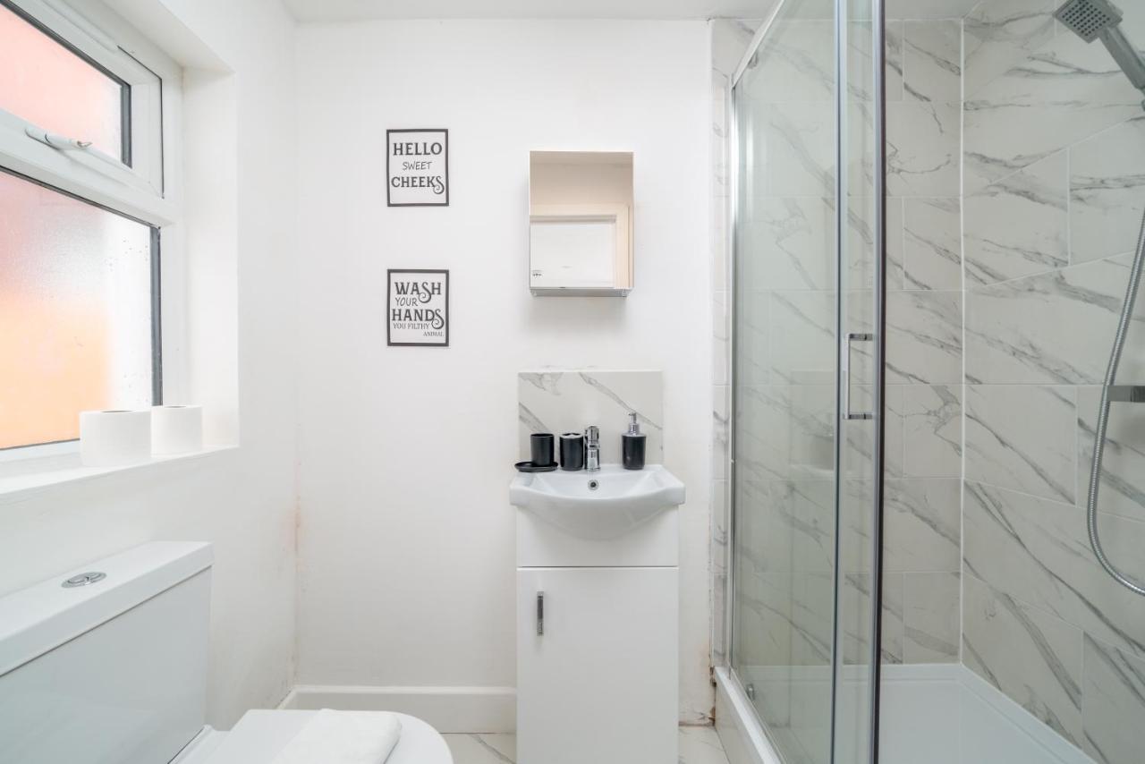 Selwyn Road Apartment London