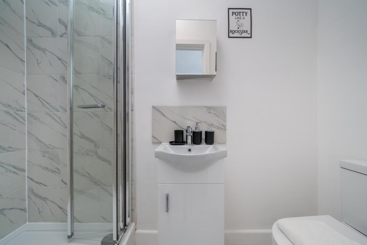 Apartment Selwyn Road *