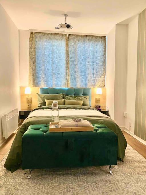 1bed W/ Hot Tub & Garden