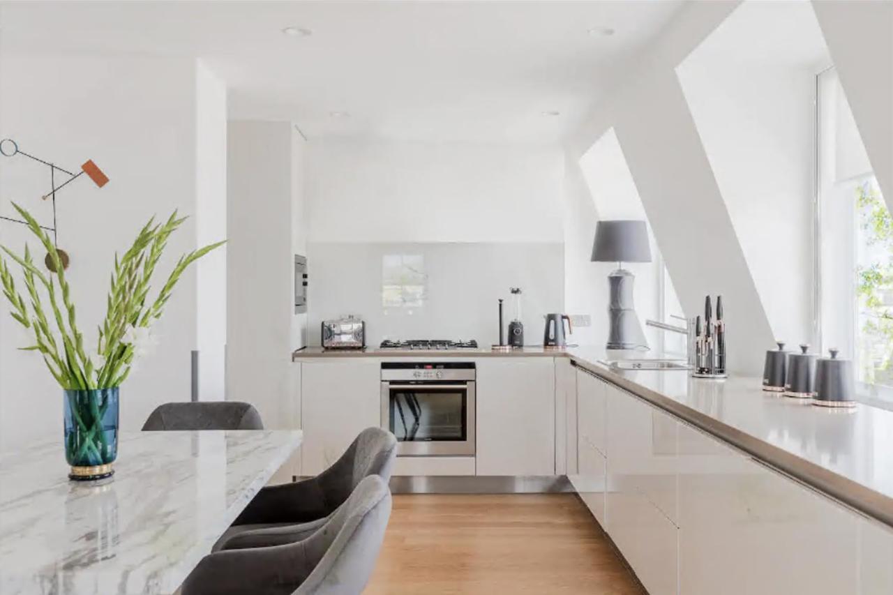 Stunning Covent Garden Dream True Super Quiet Alike
