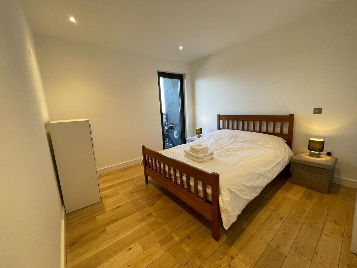 Penthouse In Battersea Amazing Views Of Apartamento Londres