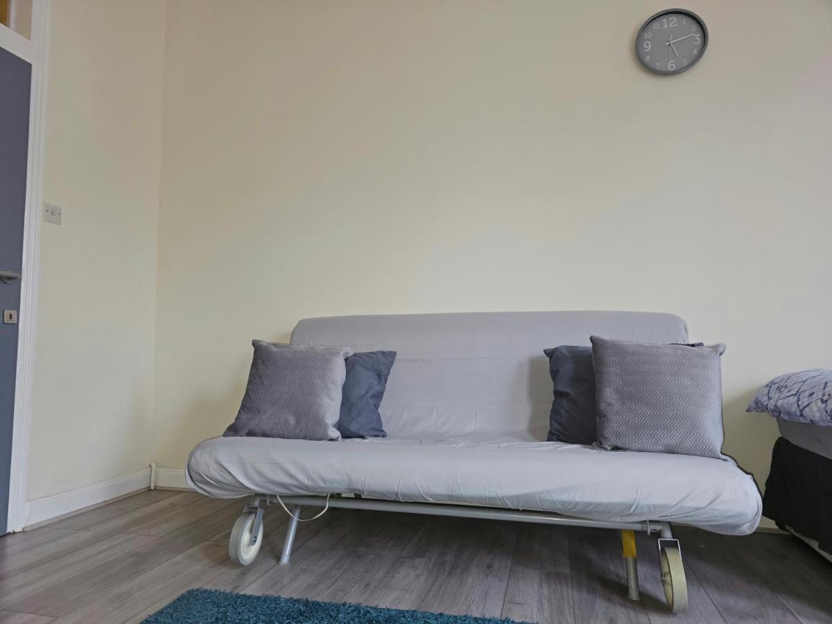 Apartment, Line London