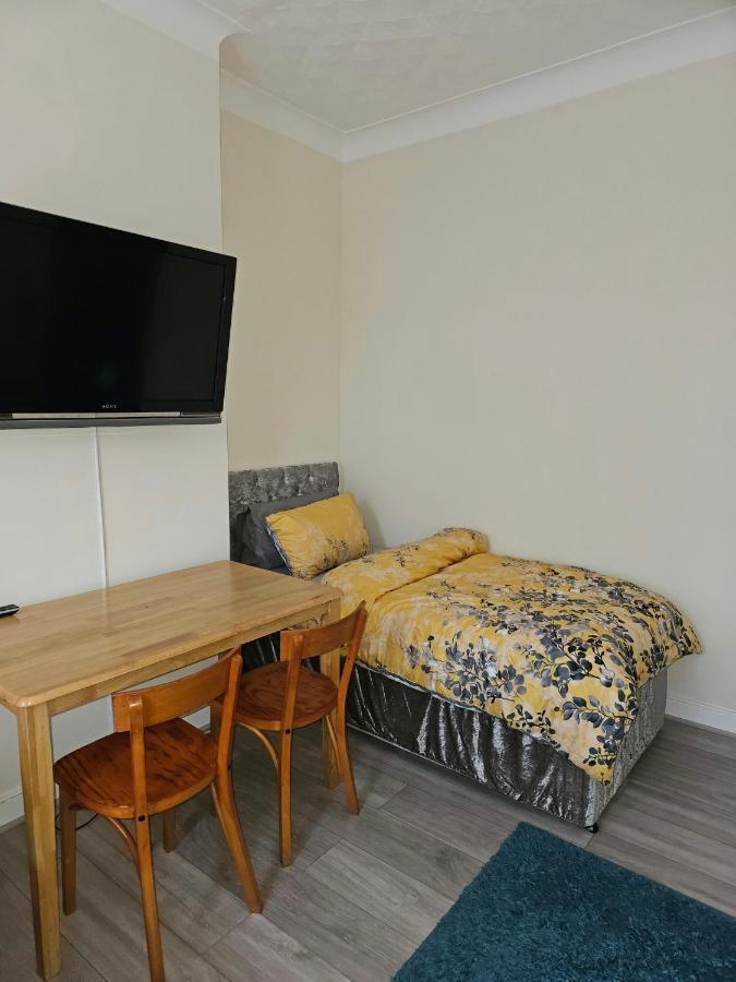 Privatunterkunft Apartment, Line *