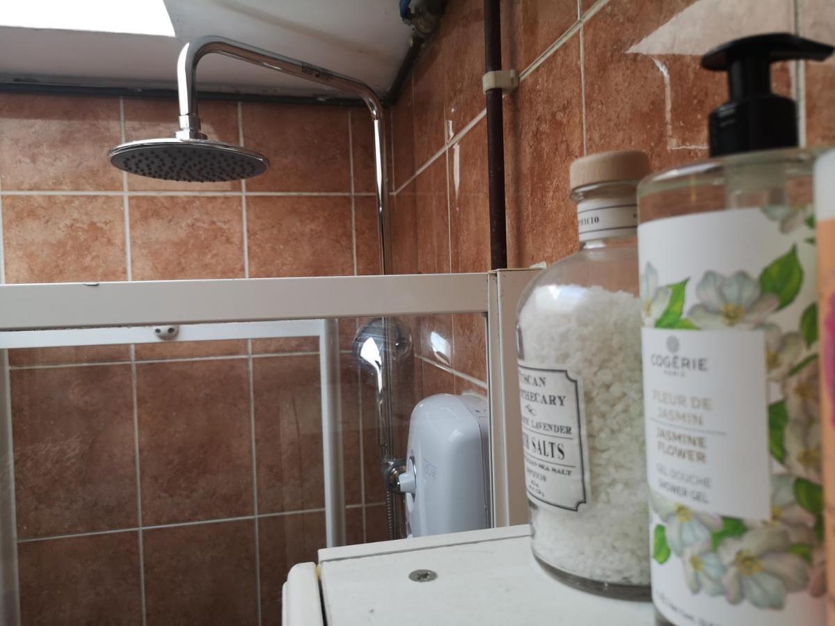 2 Bed Flat, Bounds Green, Piccadilly Line, N11 London