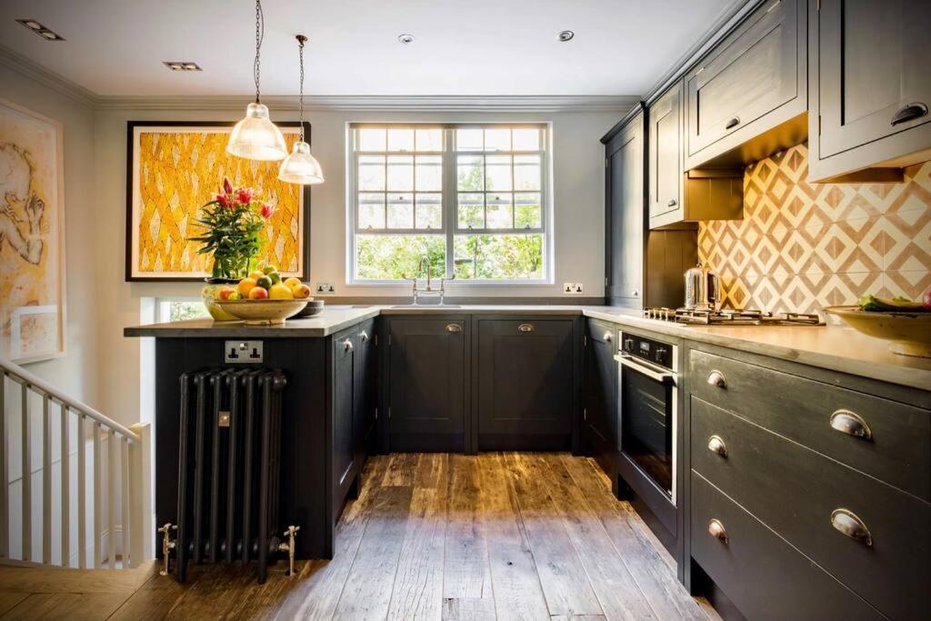 Ferienhaus Kings Cross, Self-contained House & Private Garden *