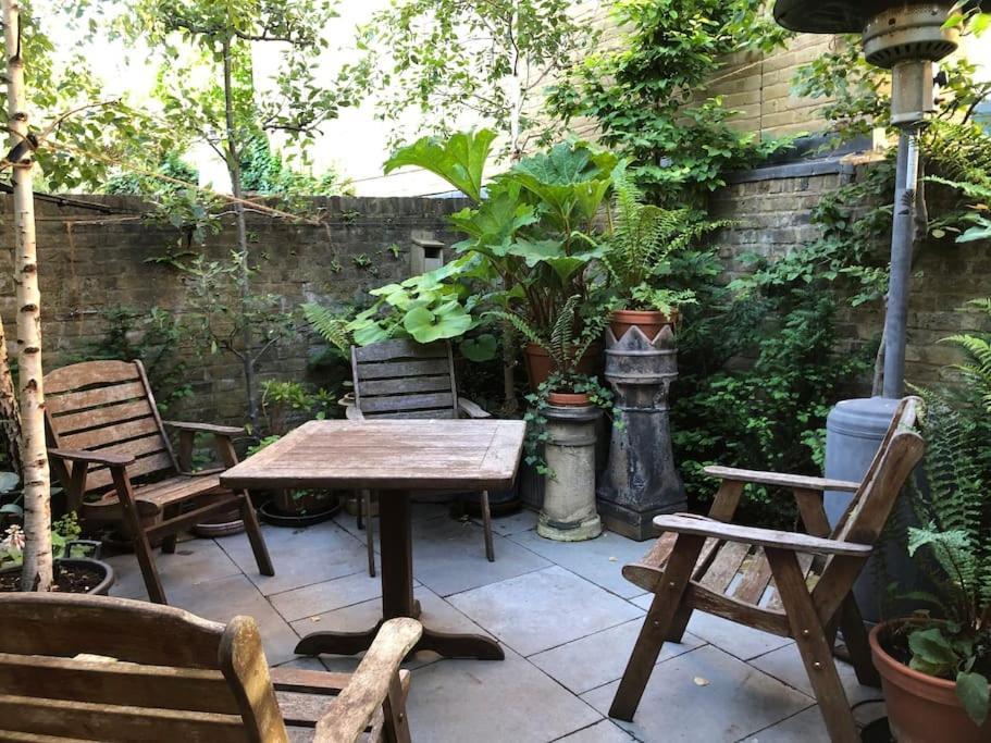 Kings Cross, Self-contained House & Private Garden Ferienhaus London
