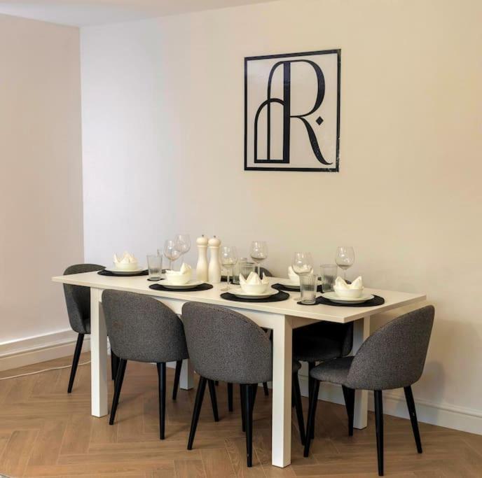 Unique 3bd Flat King Size Bed Apartment