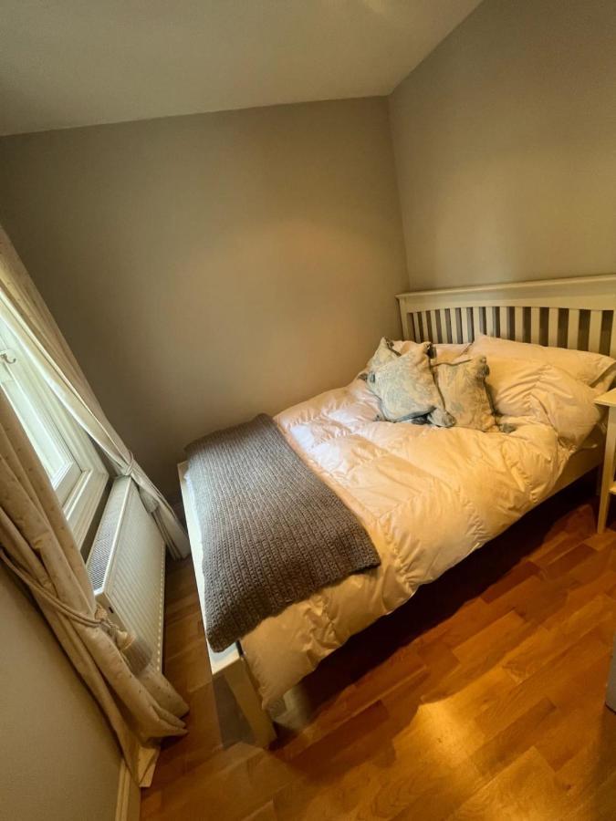 Modern Floor 2bd Flat - Kensington Apartment