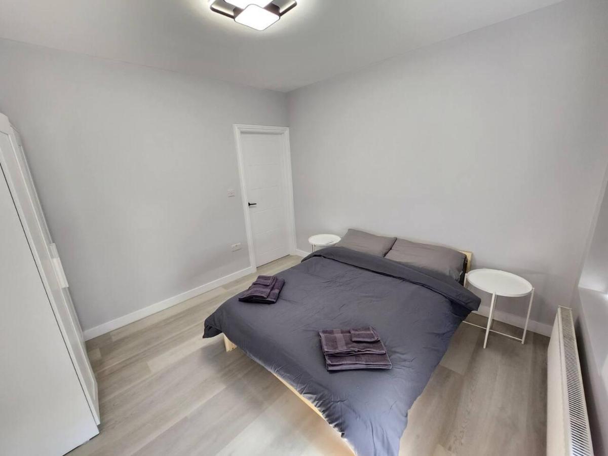 Beautiful 2-bed In - Sleeps 6! Londen