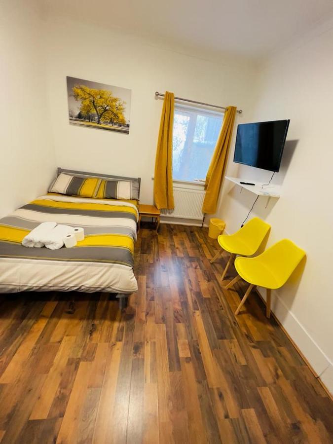 Guest house Woodgreen House *