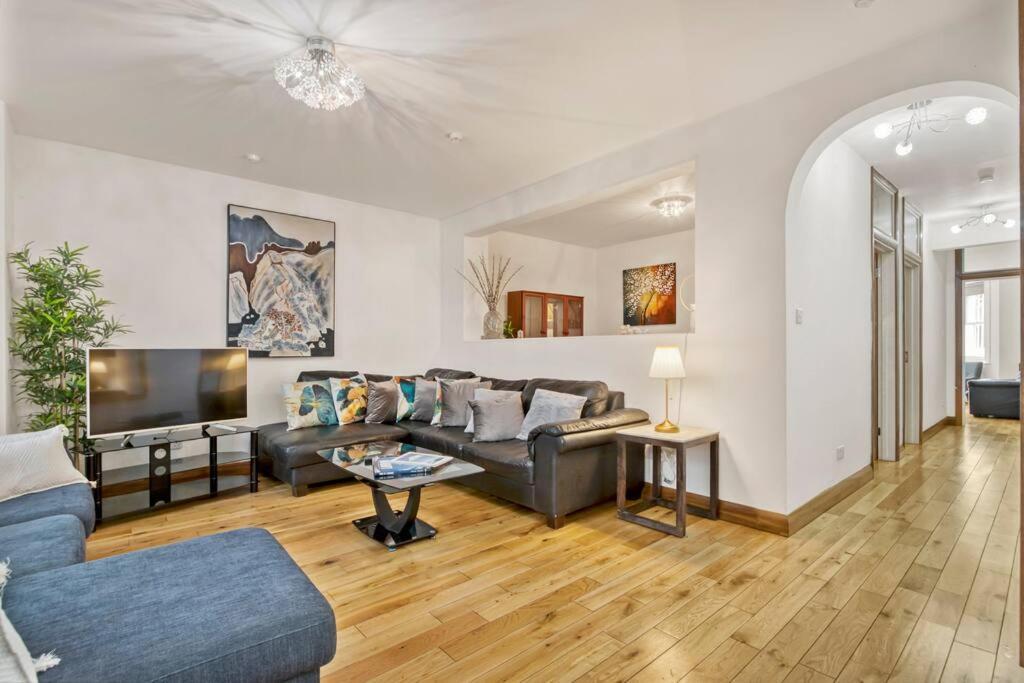 Spacious 3 Bed Apt- Earls Court Apartamento *