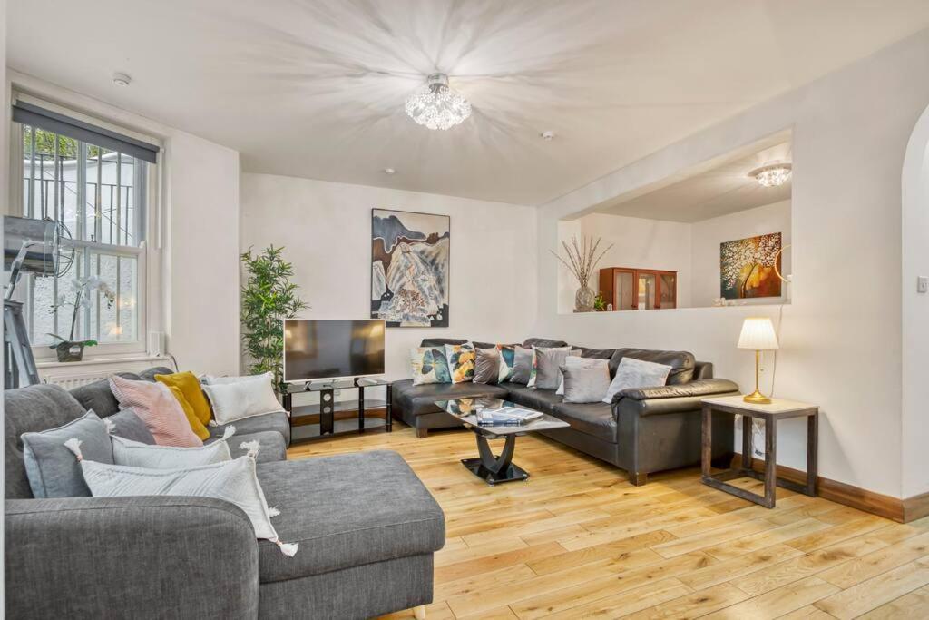 Spacious 3 Bed Apt- Earls Court Apartamento *
