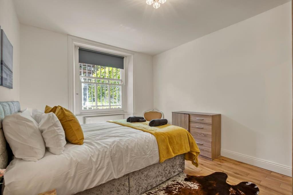 Spacious 3 Bed Apt- Earls Court Apartamento Londres