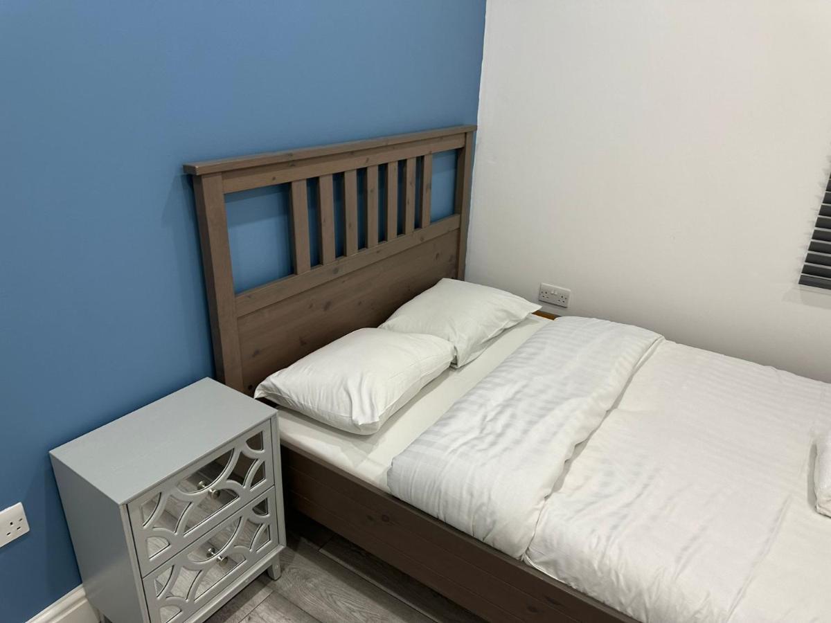 Apartment East Self Check In London