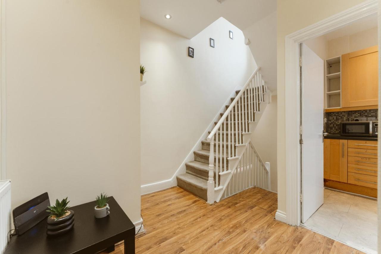 Hostal Mile End 57a