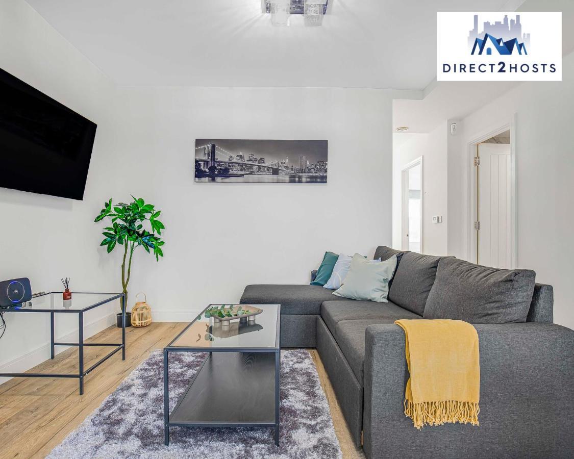 Stylish Two Bedroom By Direct2hosts Short Lets West Oasis With Workspace & Long Appartement Londen