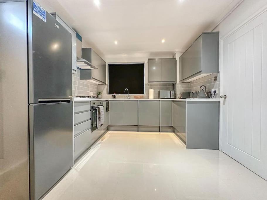 New Cosy Luxury 3 Bedroom House In Battersea Appartement