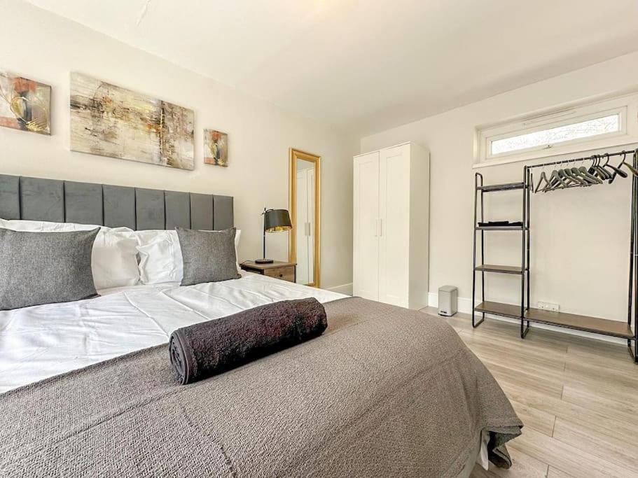 New Cosy Luxury 3 Bedroom House In Battersea Londen