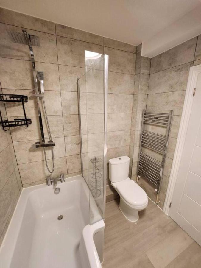 Beautiful 2-bed In - Sleeps 6! Appartement Londen