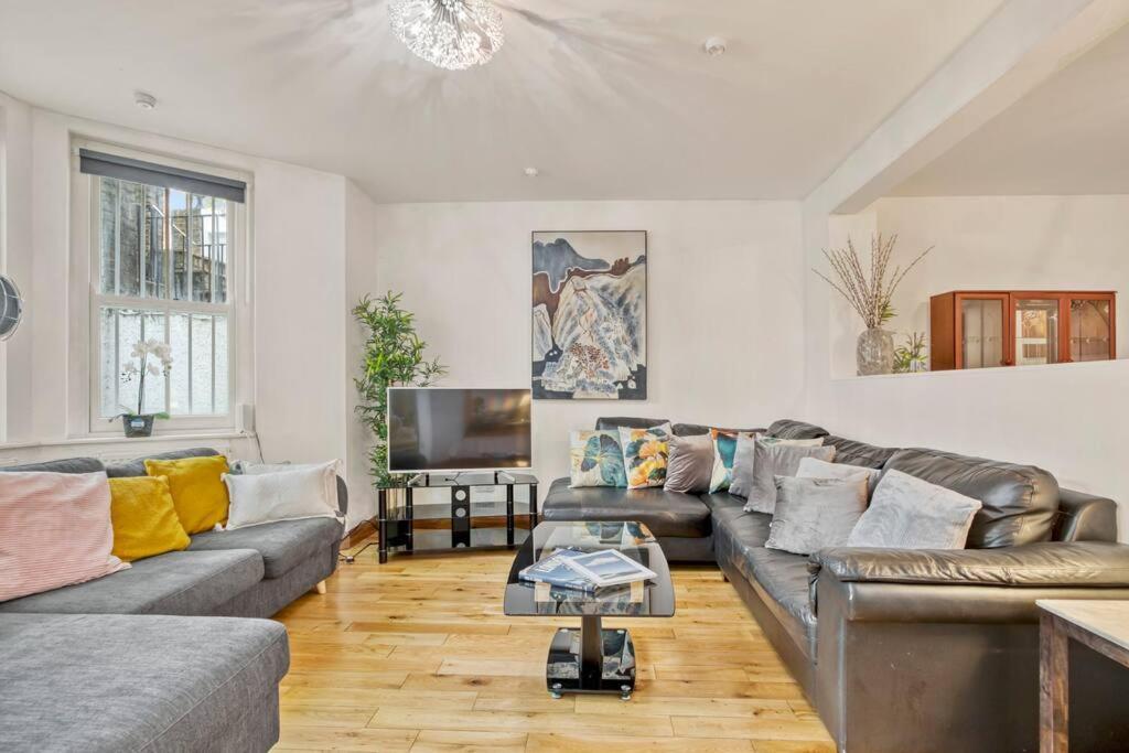 Apartamento Spacious 3 Bed Apt- Earls Court Londres