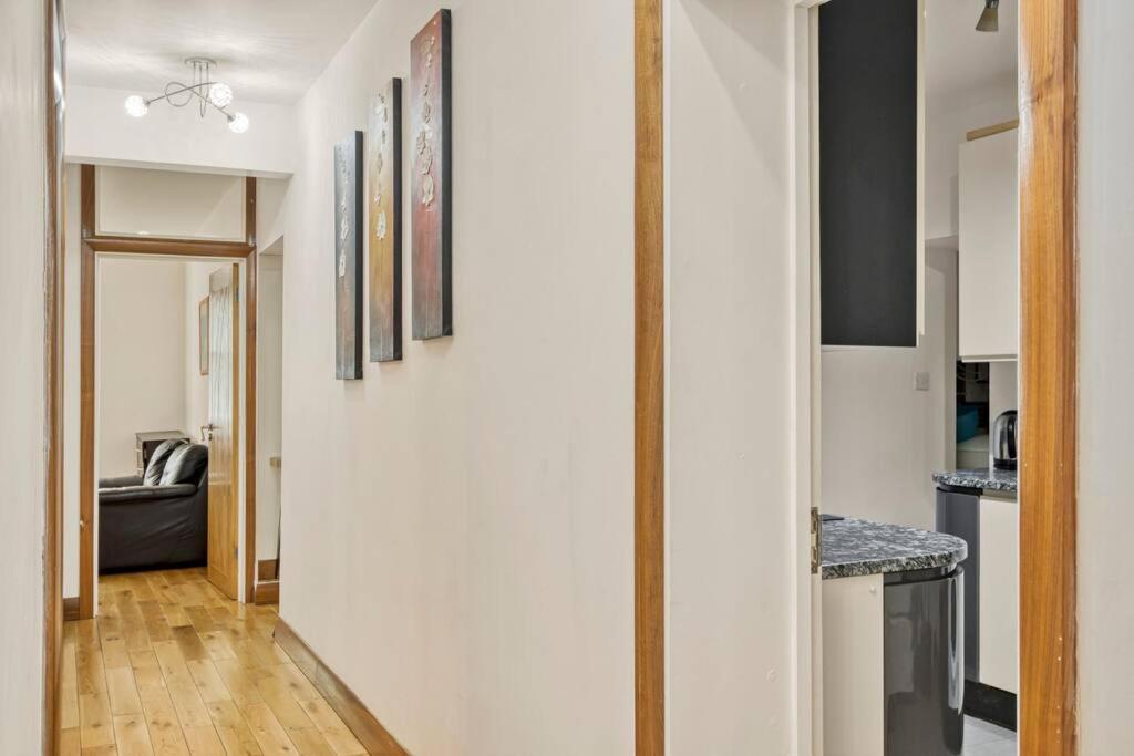 Apartamento Spacious 3 Bed Apt- Earls Court Londres