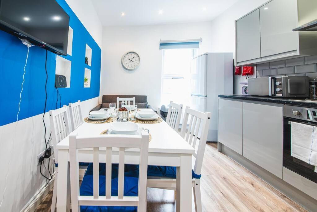 3beds / 3baths Close To Portobello Road Apartamento