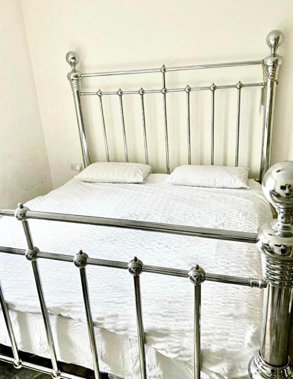 Park Royal Stay- Relax In A Specious Masters With Views In An Londen