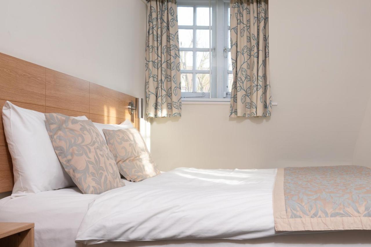 Fox Connaught Inn London