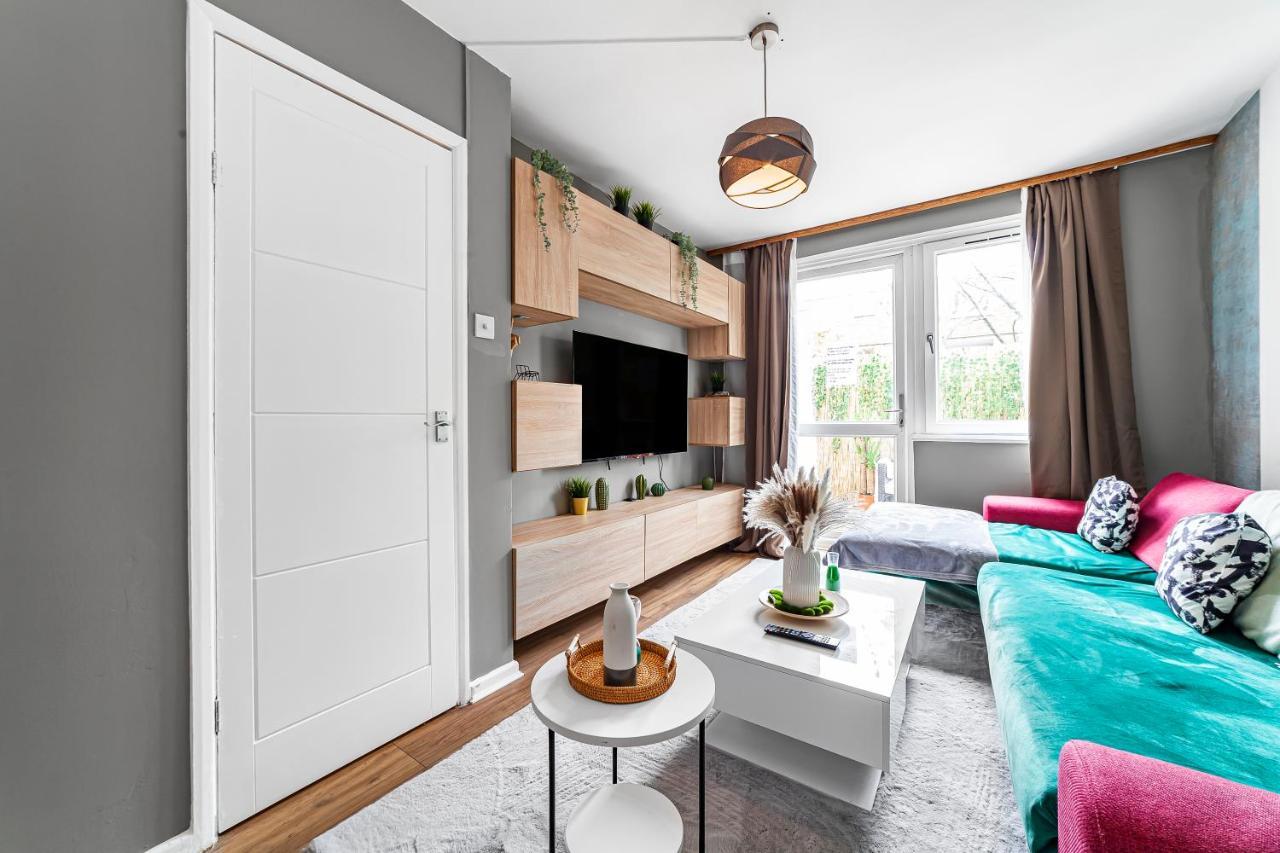 1bed W/ Hot Tub & Garden Appartement Londen