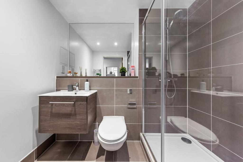 Sleep 7 20 Mins From Waterloo Bp8 Apartamento Londres