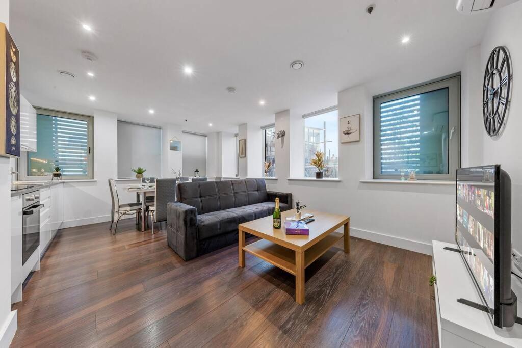Sleep 7 20 Mins From Waterloo Bp8 Apartamento