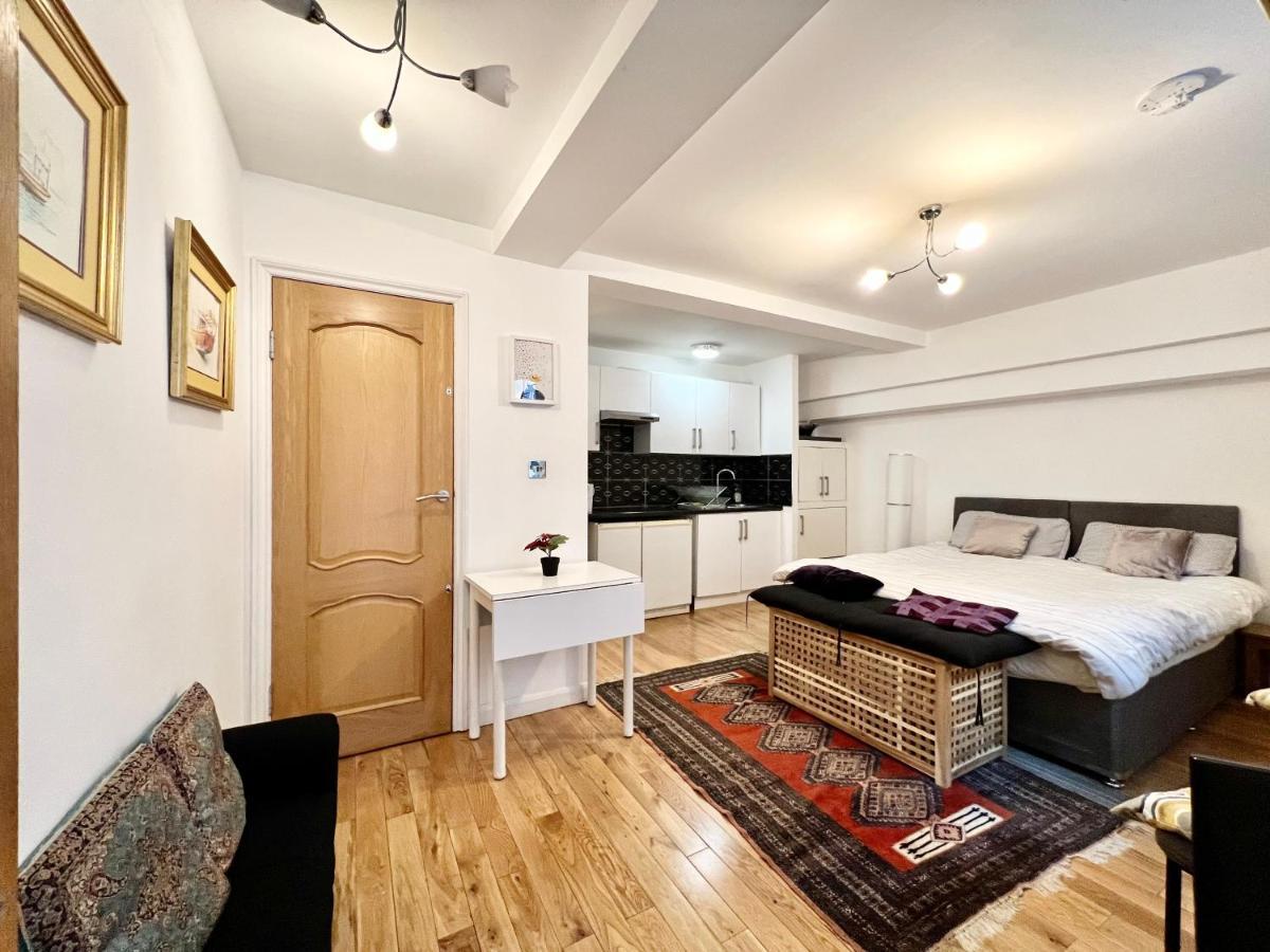 Apartment Callard Close *