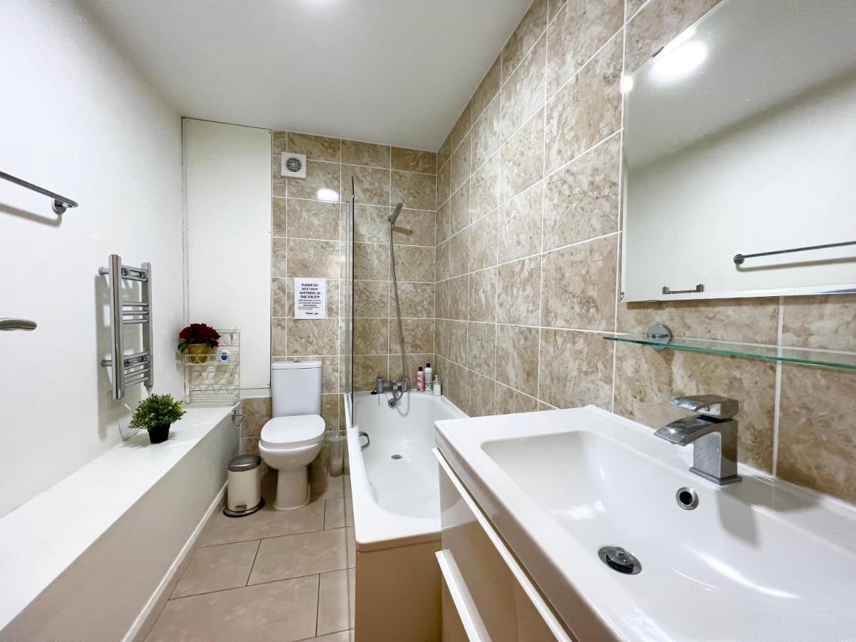 Callard Close * London