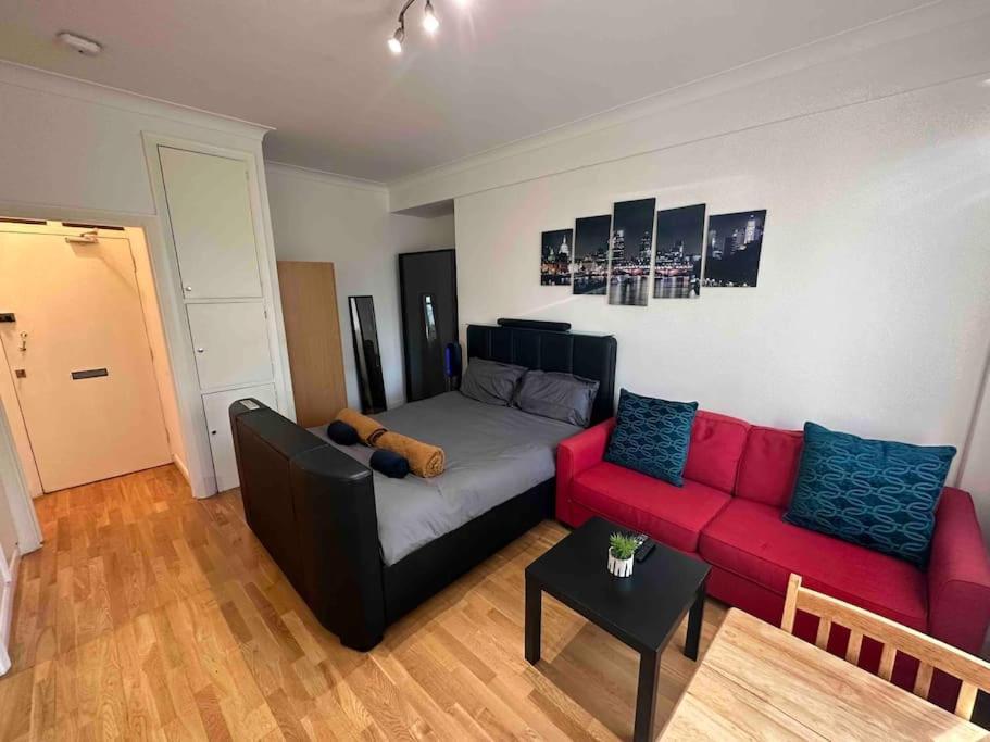Chic Fitzrovia Flat, Central, Quiet, Lift Apartment London