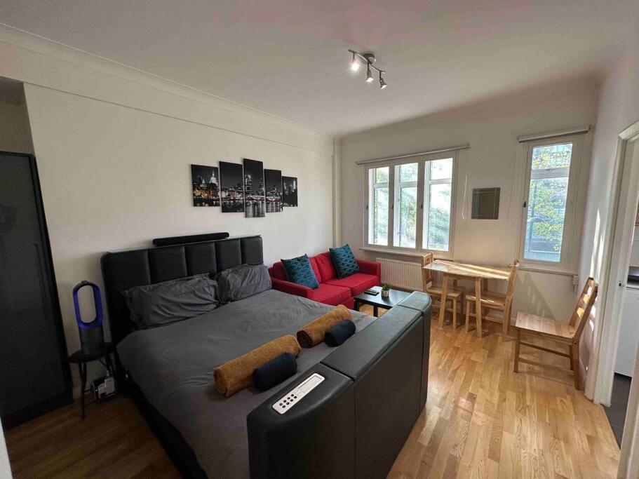 Chic Fitzrovia Flat, Central, Quiet, Lift Apartment London